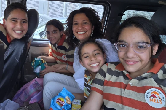 Silvano, Mary, Elaria, Mariam, in bus di ritorno dal istituto scolastico New Egyptian Language School